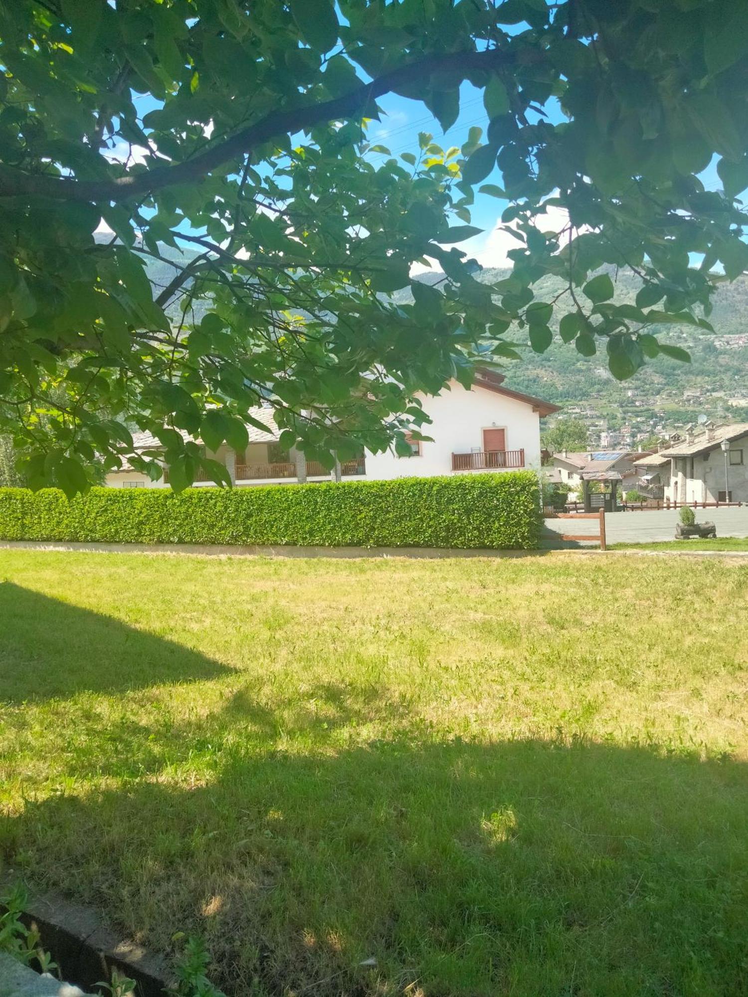 Appartamento Signorile Con Giardino Aosta Dış mekan fotoğraf